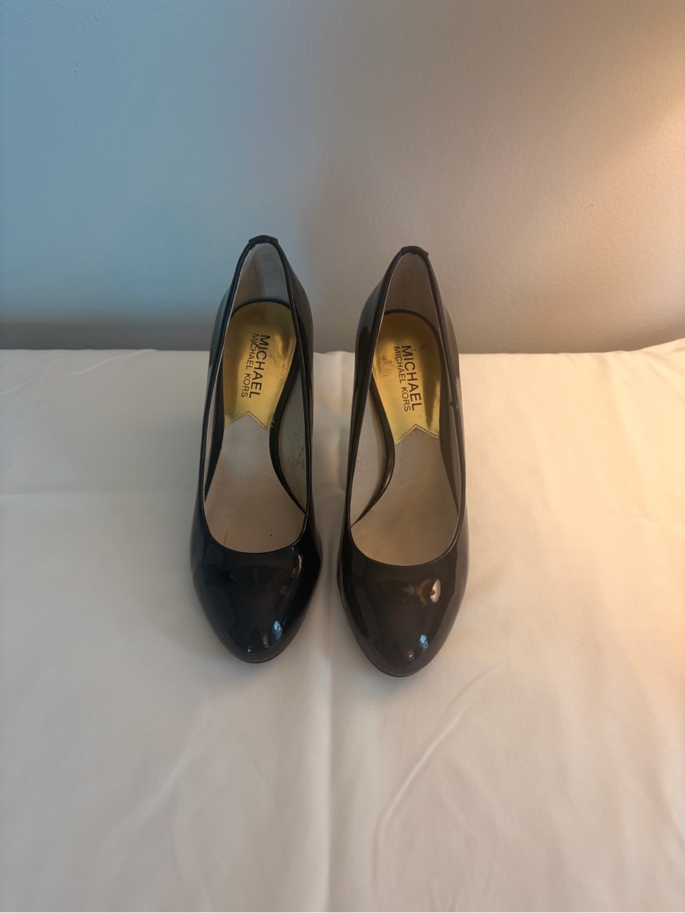 MICHAEL Michael Kors Black Patent Leather Round-Toe Pumps
